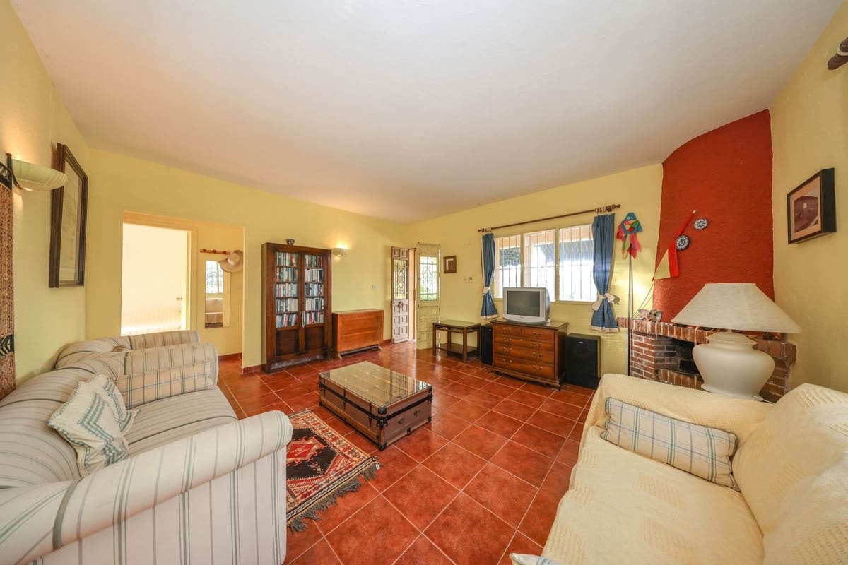 Chalet de 3 habitaciones en Coín en venta con piscina garaje - 395.000 € (Ref: 9823891)