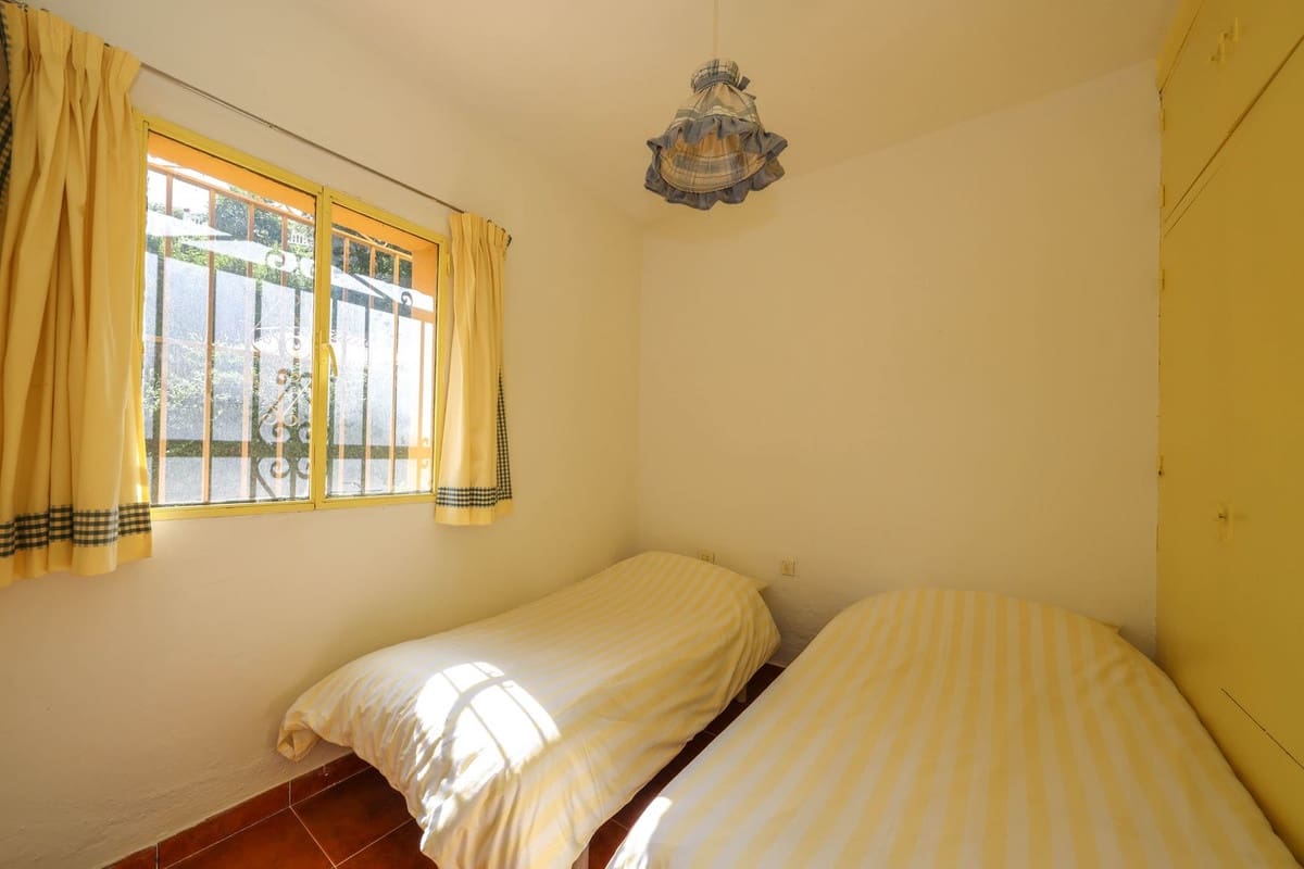 Chalet de 3 habitaciones en Coín en venta con piscina garaje - 395.000 € (Ref: 9823891)
