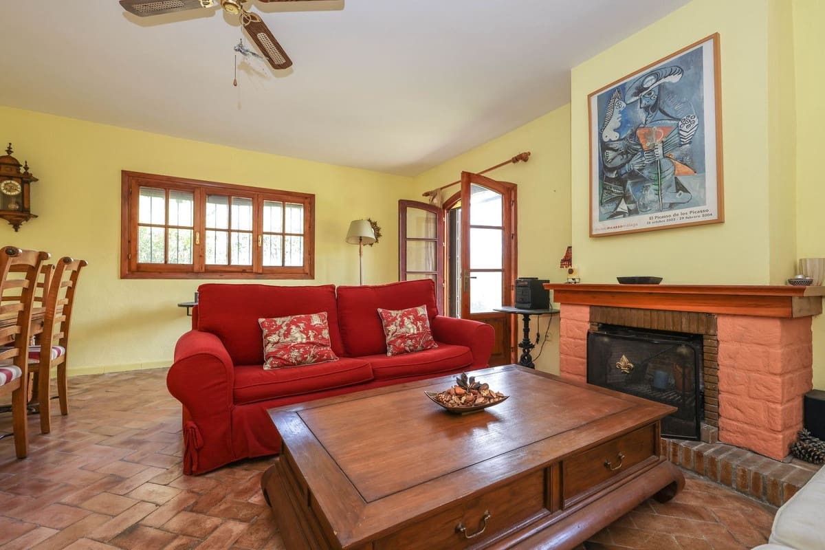 Chalet de 3 habitaciones en Coín en venta con piscina garaje - 395.000 € (Ref: 9823891)