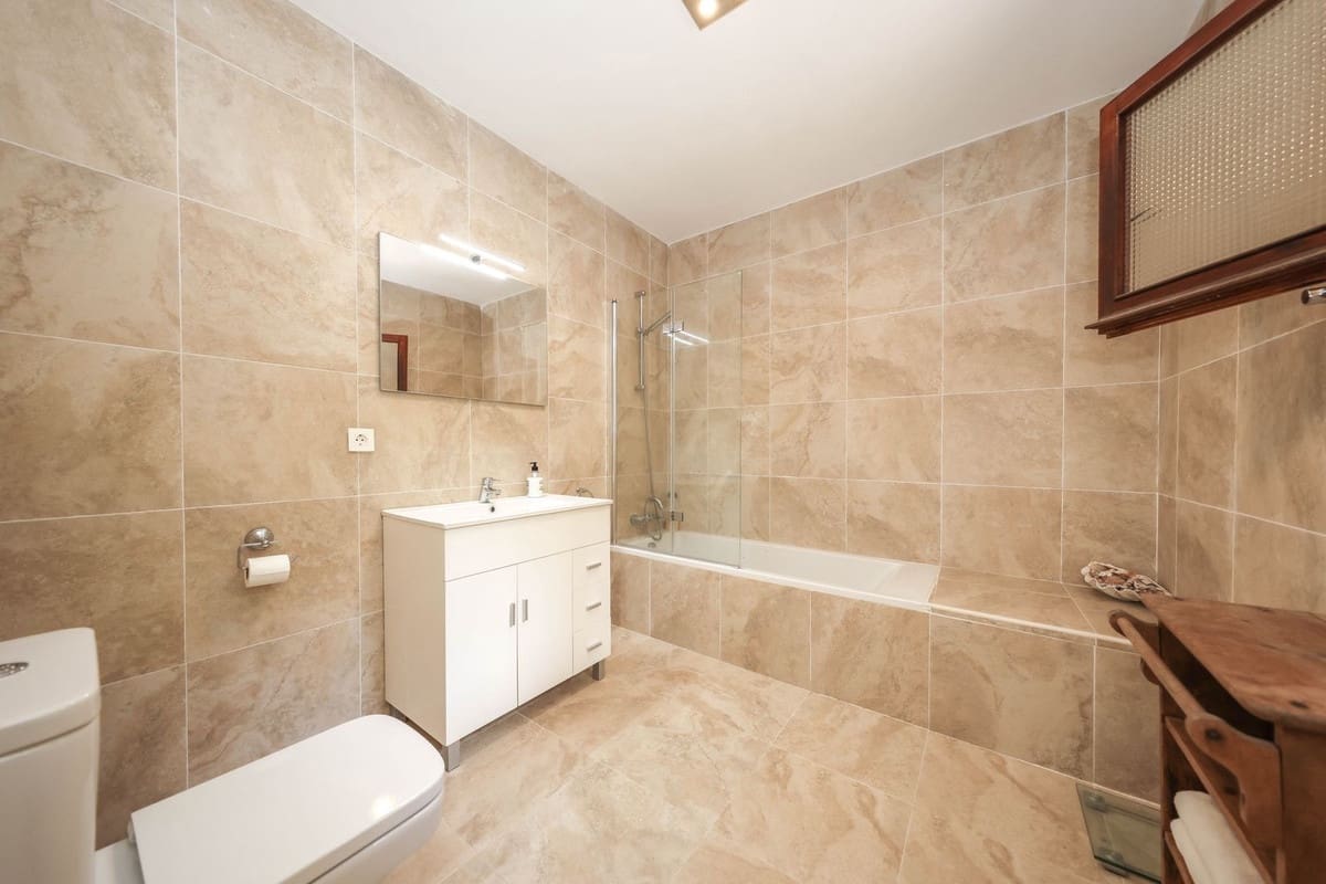 Chalet de 3 habitaciones en Coín en venta con piscina garaje - 395.000 € (Ref: 9823891)