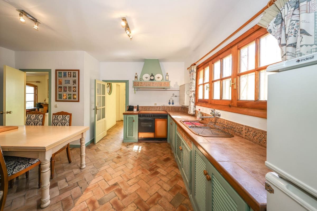 Chalet de 3 habitaciones en Coín en venta con piscina garaje - 395.000 € (Ref: 9823891)
