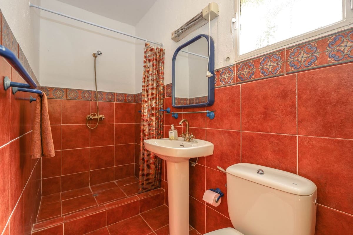 Chalet de 3 habitaciones en Coín en venta con piscina garaje - 395.000 € (Ref: 9823891)