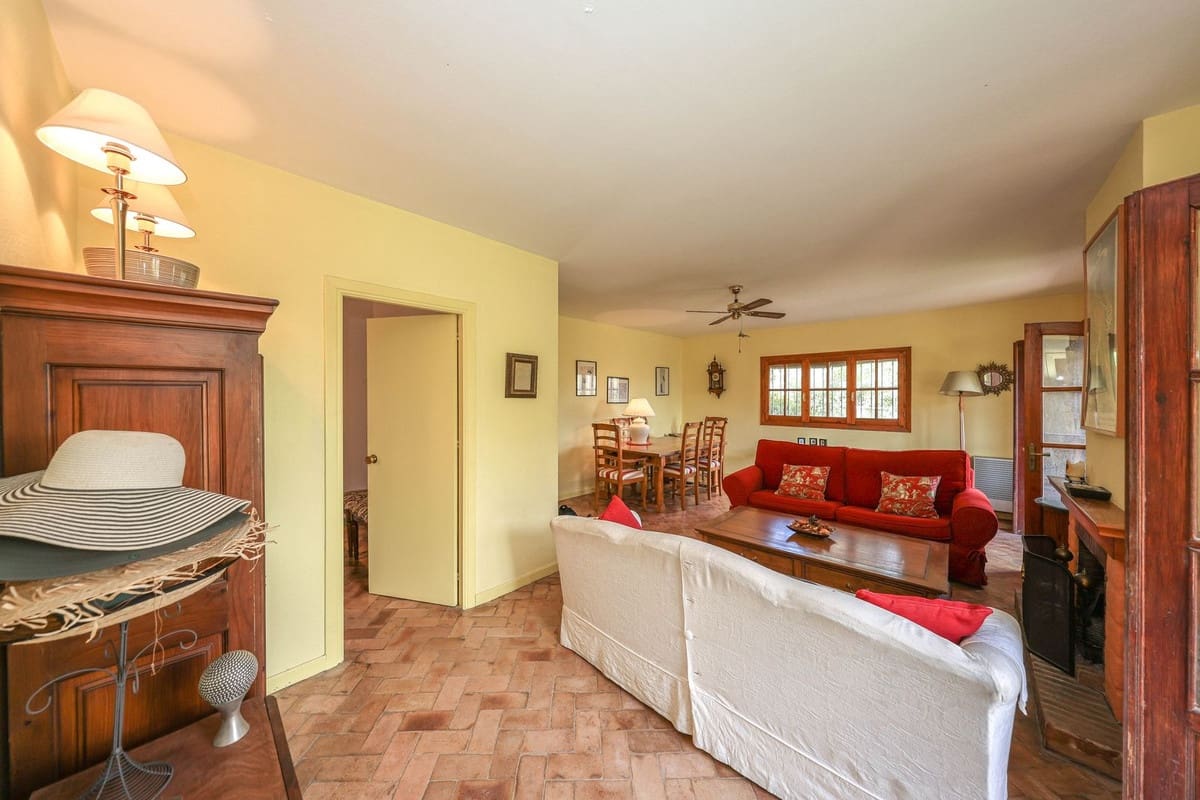 Chalet de 3 habitaciones en Coín en venta con piscina garaje - 395.000 € (Ref: 9823891)