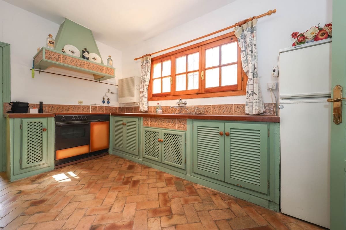 Chalet de 3 habitaciones en Coín en venta con piscina garaje - 395.000 € (Ref: 9823891)