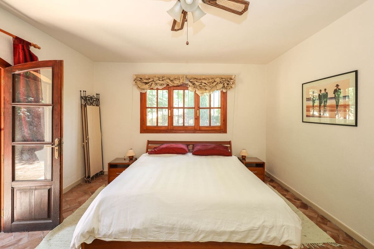 Chalet de 3 habitaciones en Coín en venta con piscina garaje - 395.000 € (Ref: 9823891)