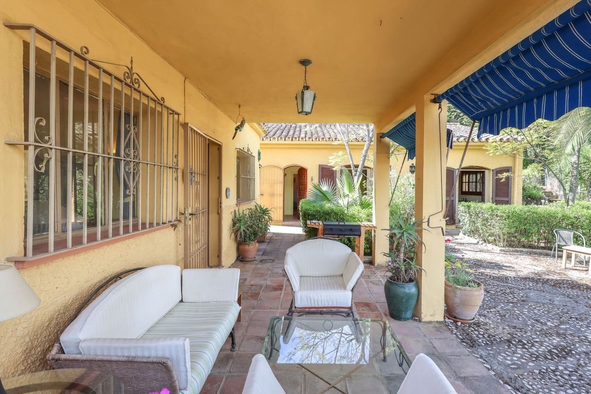 Chalet de 3 habitaciones en Coín en venta con piscina garaje - 395.000 € (Ref: 9823891)