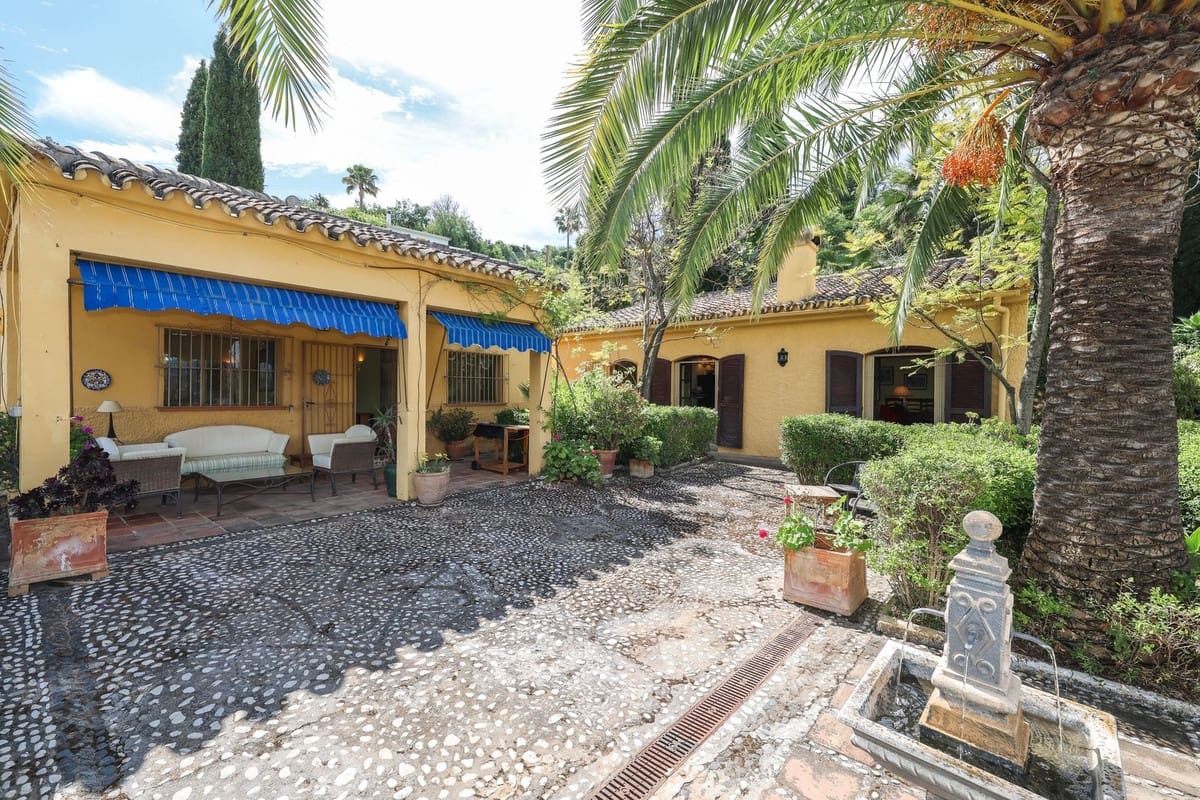 Chalet de 3 habitaciones en Coín en venta con piscina garaje - 395.000 € (Ref: 9823891)
