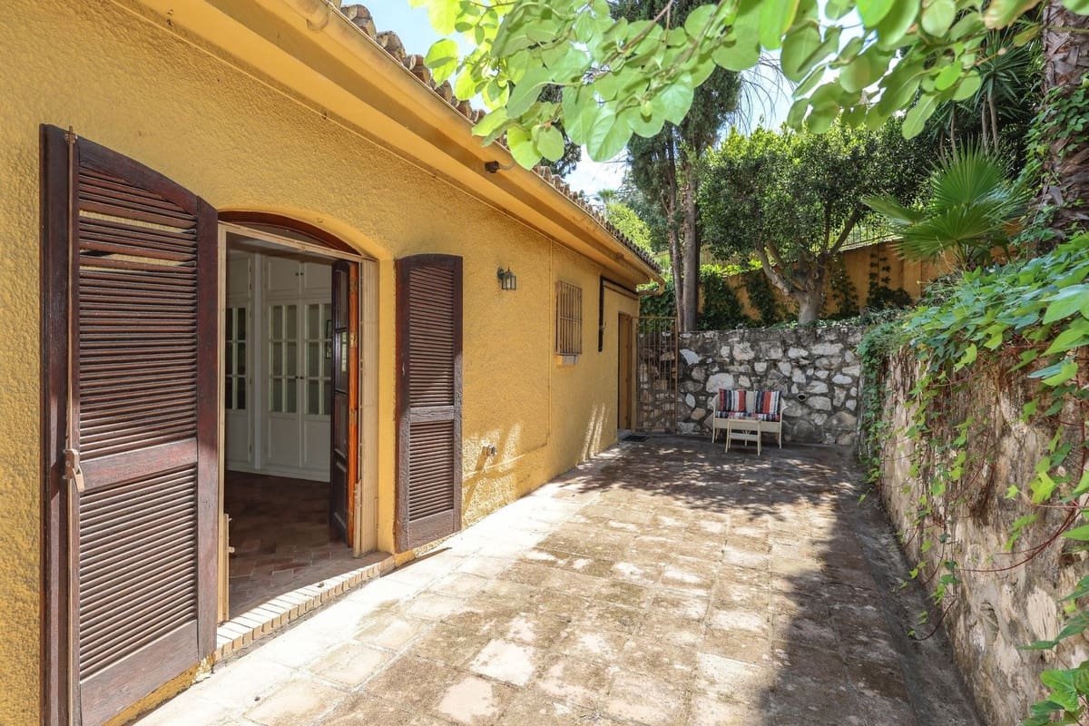 Chalet de 3 habitaciones en Coín en venta con piscina garaje - 395.000 € (Ref: 9823891)