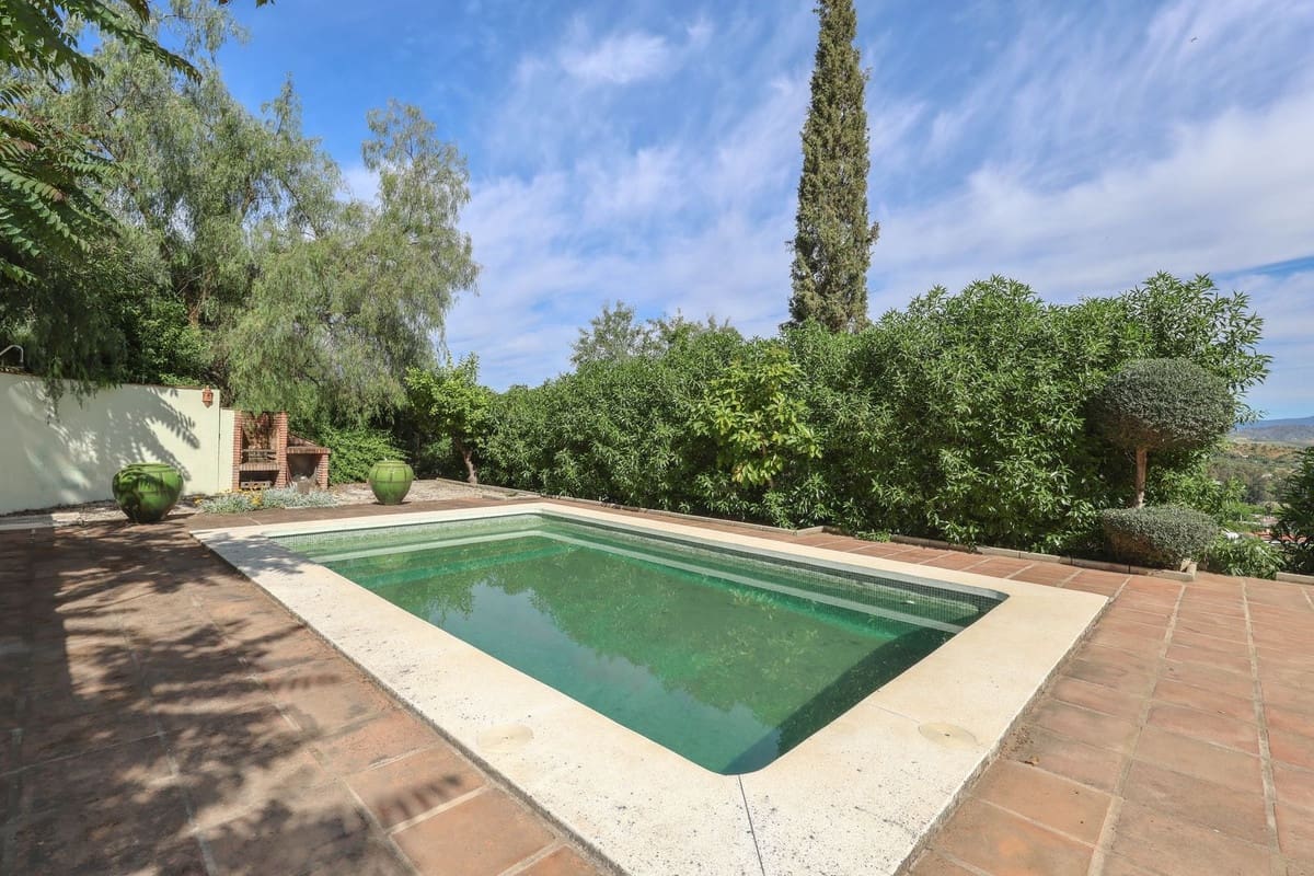 Chalet de 3 habitaciones en Coín en venta con piscina garaje - 395.000 € (Ref: 9823891)