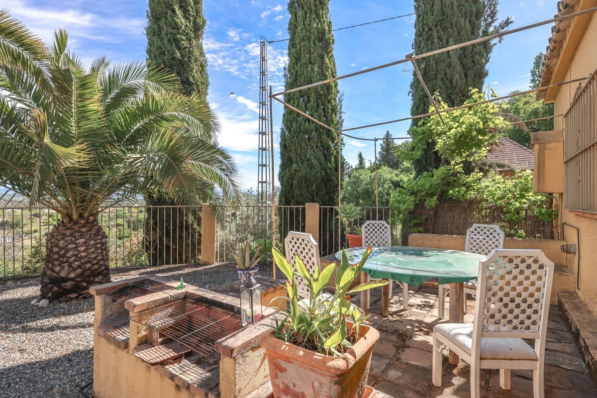 Chalet de 3 habitaciones en Coín en venta con piscina garaje - 395.000 € (Ref: 9823891)