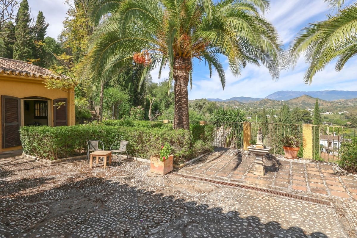Chalet de 3 habitaciones en Coín en venta con piscina garaje - 395.000 € (Ref: 9823891)