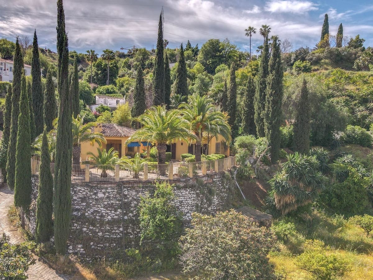 Chalet de 3 habitaciones en Coín en venta con piscina garaje - 395.000 € (Ref: 9823891)