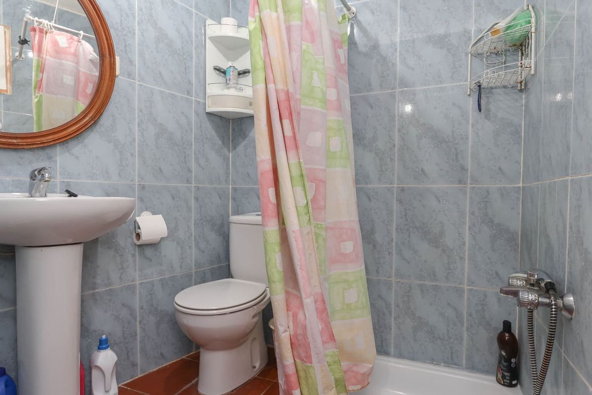 6 bedroom Townhouse for sale in Tolox - € 79,000 (Ref: 9832320)