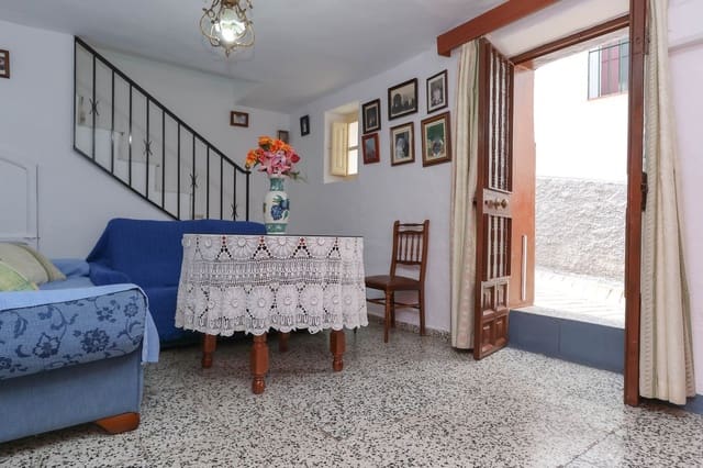 6 soveværelse Byhus til salg i Tolox - € 79.000 (Ref: 9832320)