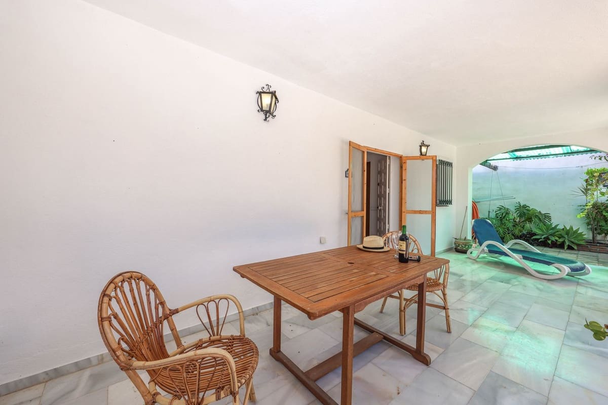 Chalet de 3 habitaciones en Coín en venta con piscina garaje - 360.000 € (Ref: 9832765)
