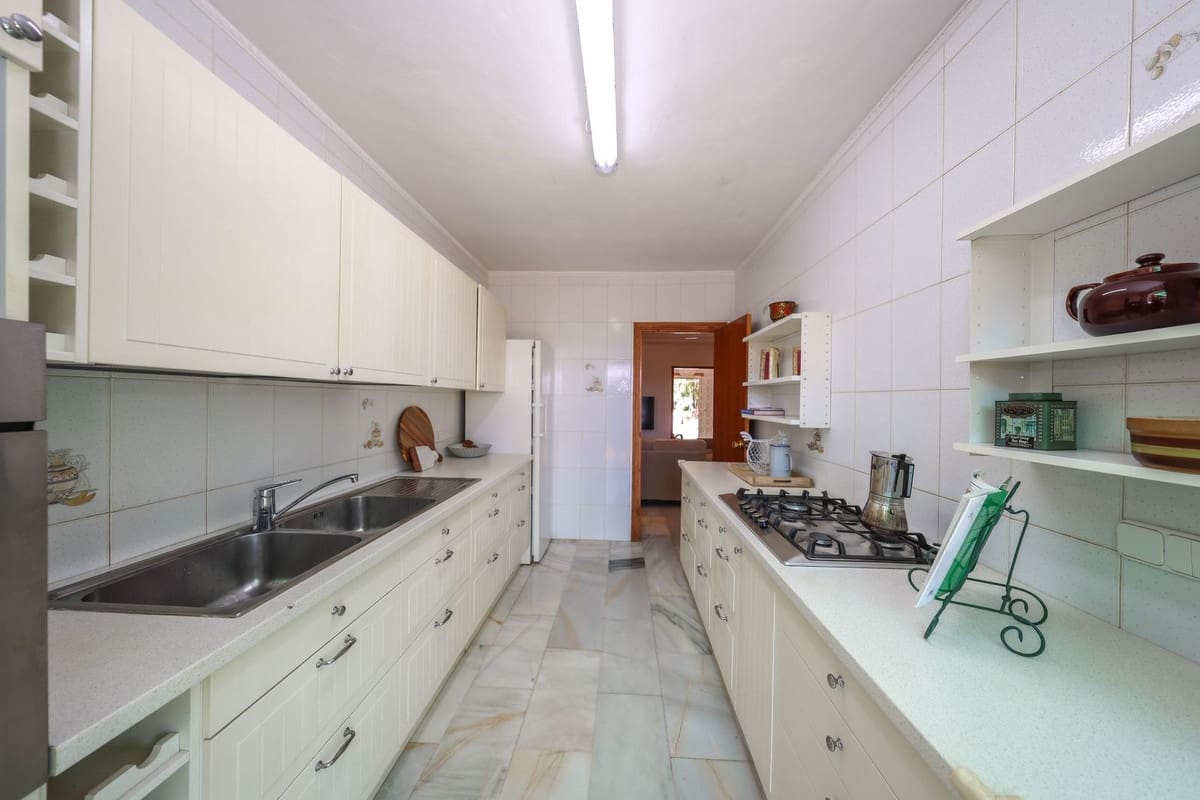 Chalet de 3 habitaciones en Coín en venta con piscina garaje - 360.000 € (Ref: 9832765)