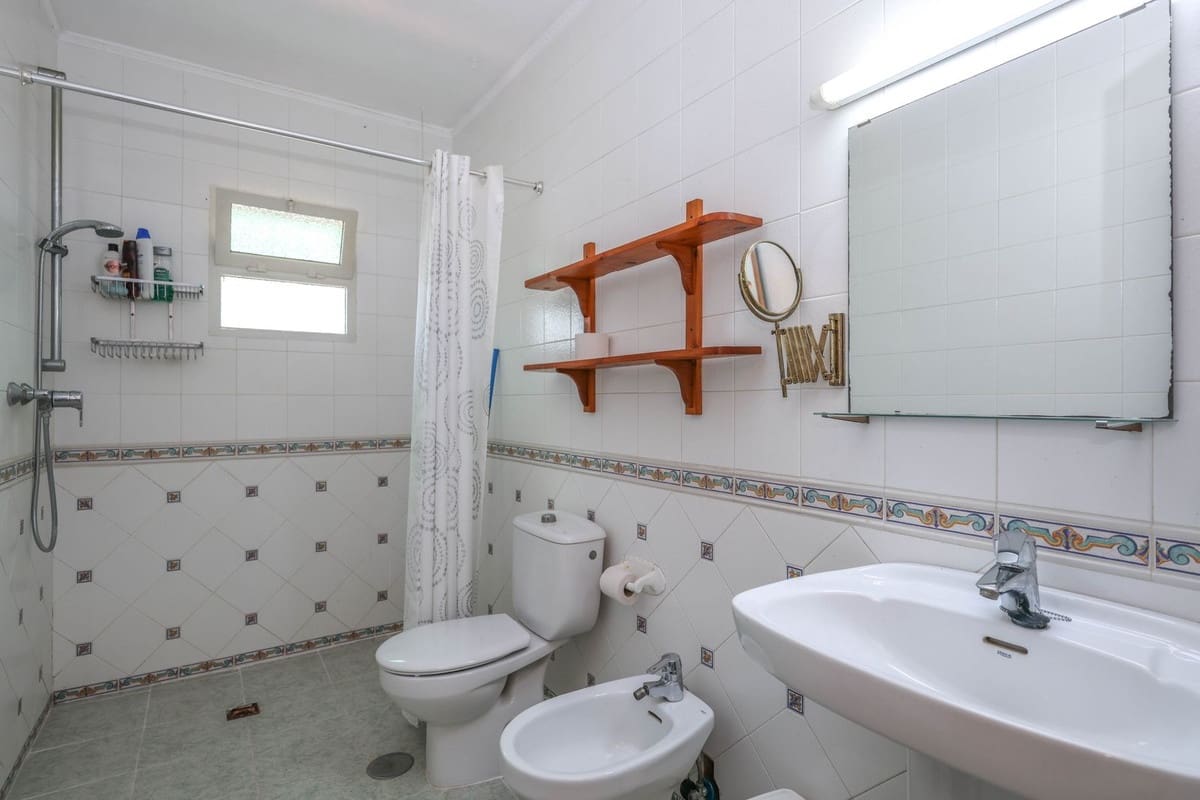 Chalet de 3 habitaciones en Coín en venta con piscina garaje - 360.000 € (Ref: 9832765)