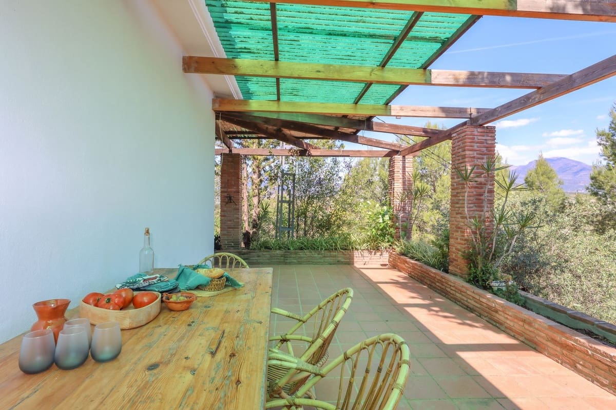 Chalet de 3 habitaciones en Coín en venta con piscina garaje - 360.000 € (Ref: 9832765)