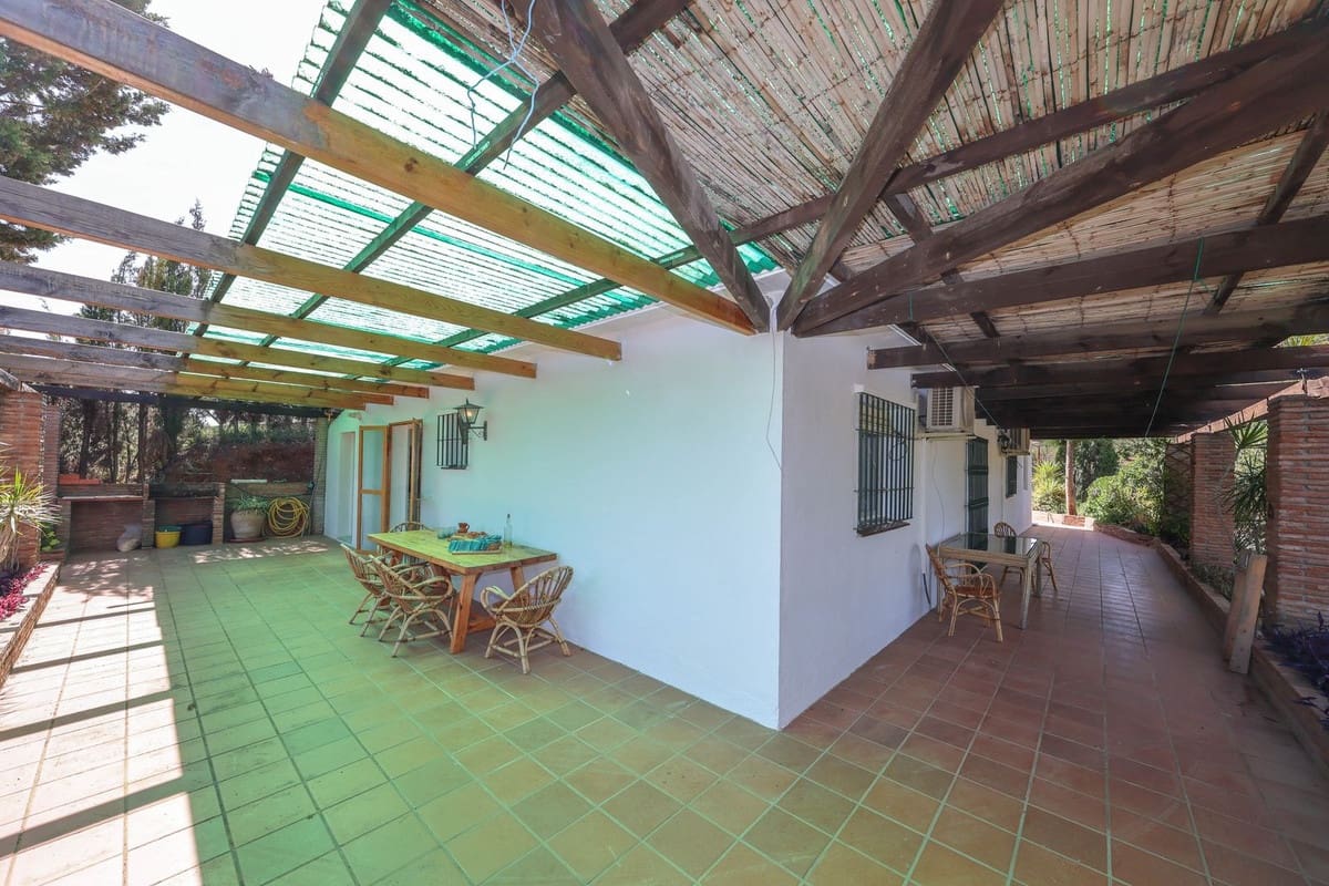 Chalet de 3 habitaciones en Coín en venta con piscina garaje - 360.000 € (Ref: 9832765)