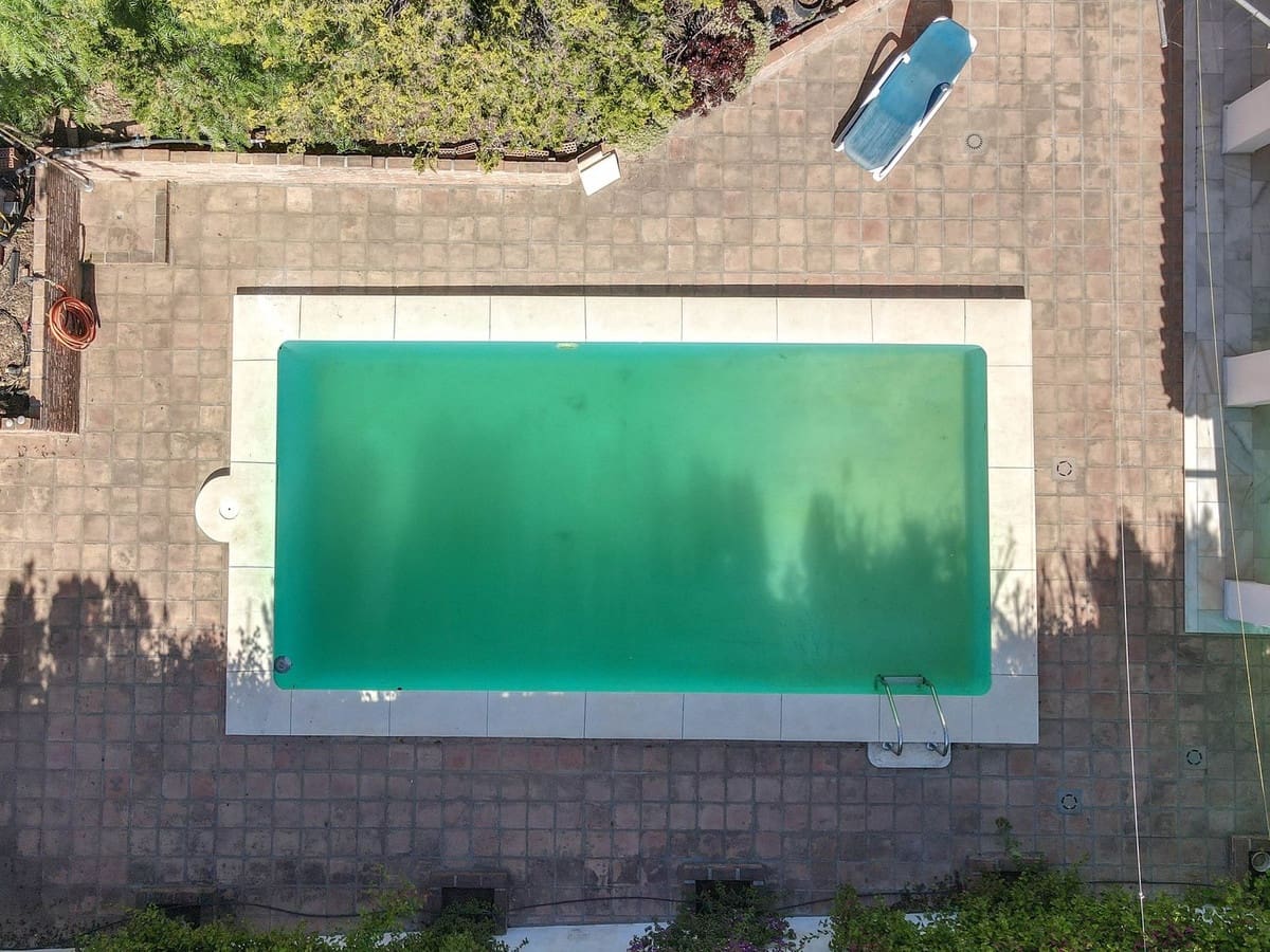 Chalet de 3 habitaciones en Coín en venta con piscina garaje - 360.000 € (Ref: 9832765)