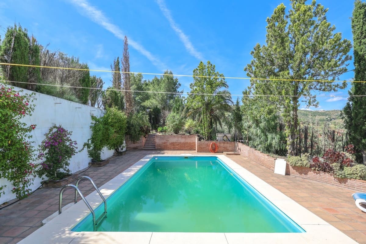 Chalet de 3 habitaciones en Coín en venta con piscina garaje - 360.000 € (Ref: 9832765)