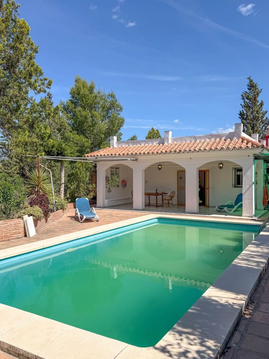 Chalet de 3 habitaciones en Coín en venta con piscina garaje - 360.000 € (Ref: 9832765)