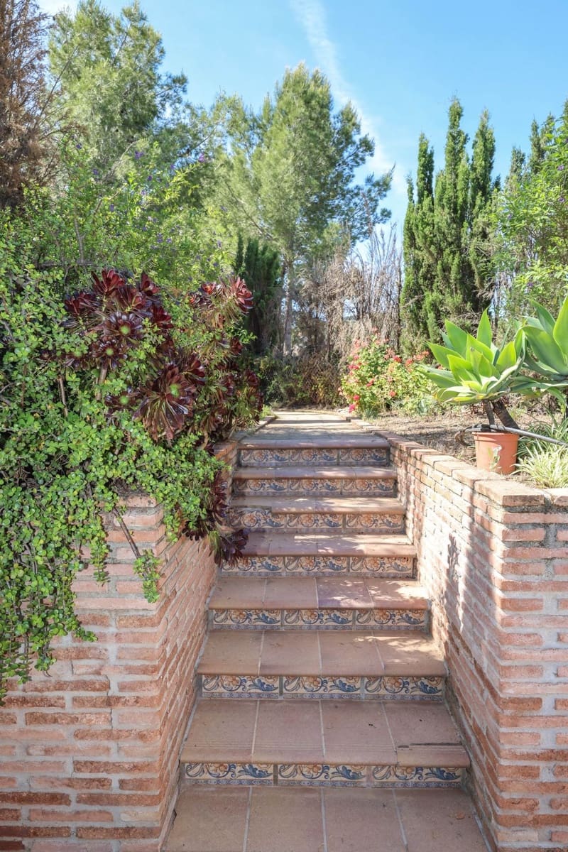 Chalet de 3 habitaciones en Coín en venta con piscina garaje - 360.000 € (Ref: 9832765)