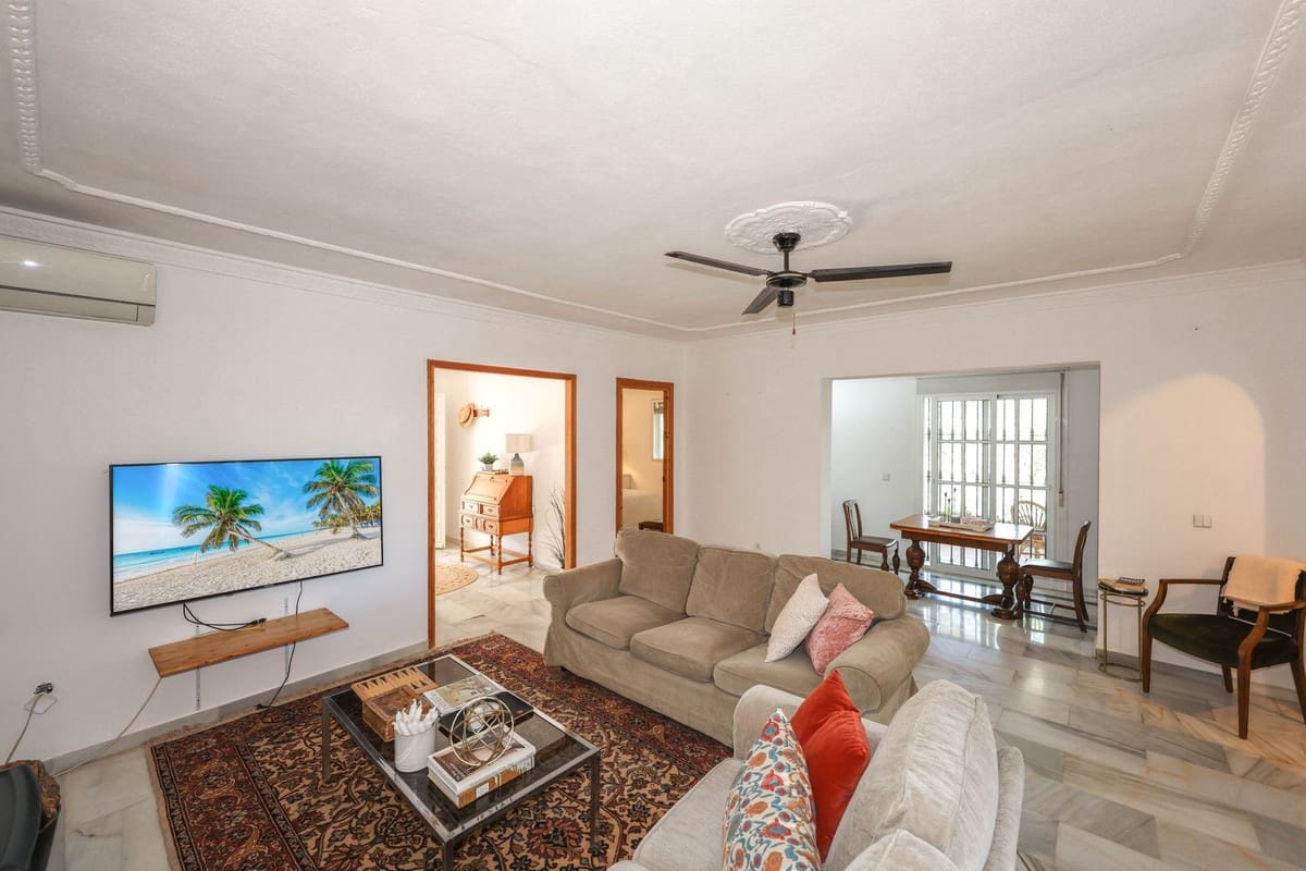 3 bedroom Villa for sale in Coin with pool garage - € 360,000 (Ref: 9832765)