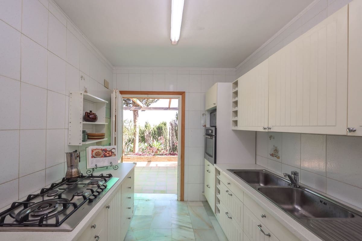 3 bedroom Villa for sale in Coin with pool garage - € 360,000 (Ref: 9832765)