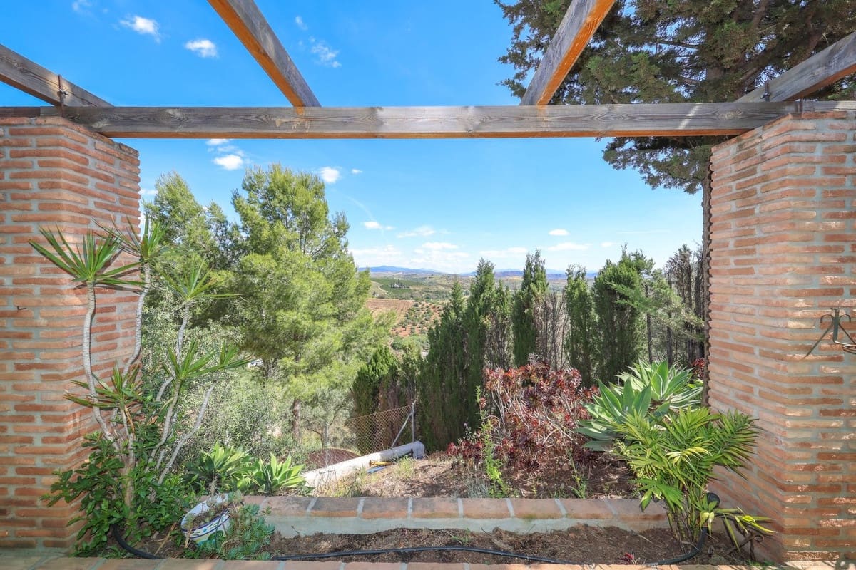 3 bedroom Villa for sale in Coin with pool garage - € 360,000 (Ref: 9832765)