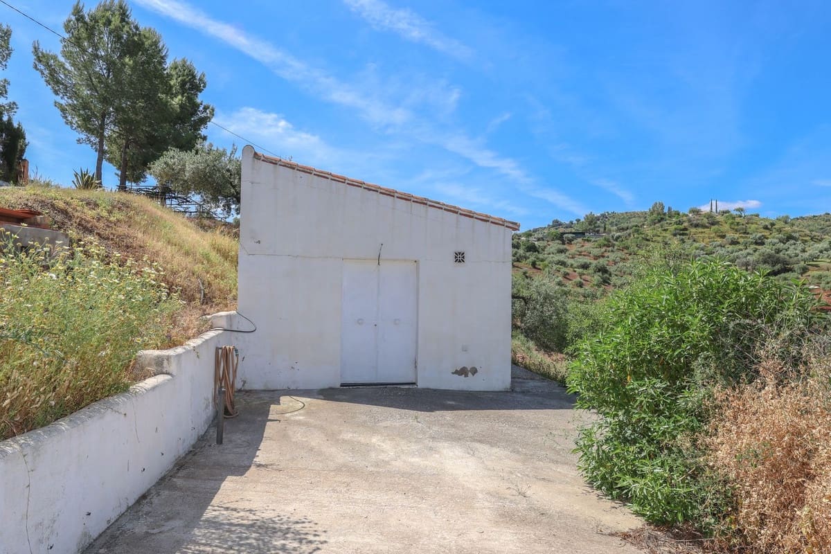 3 bedroom Villa for sale in Coin with pool garage - € 360,000 (Ref: 9832765)