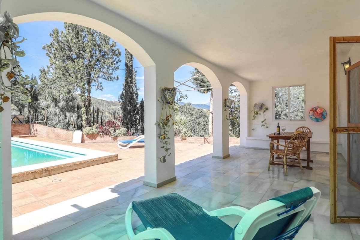 3 bedroom Villa for sale in Coin with pool garage - € 360,000 (Ref: 9832765)