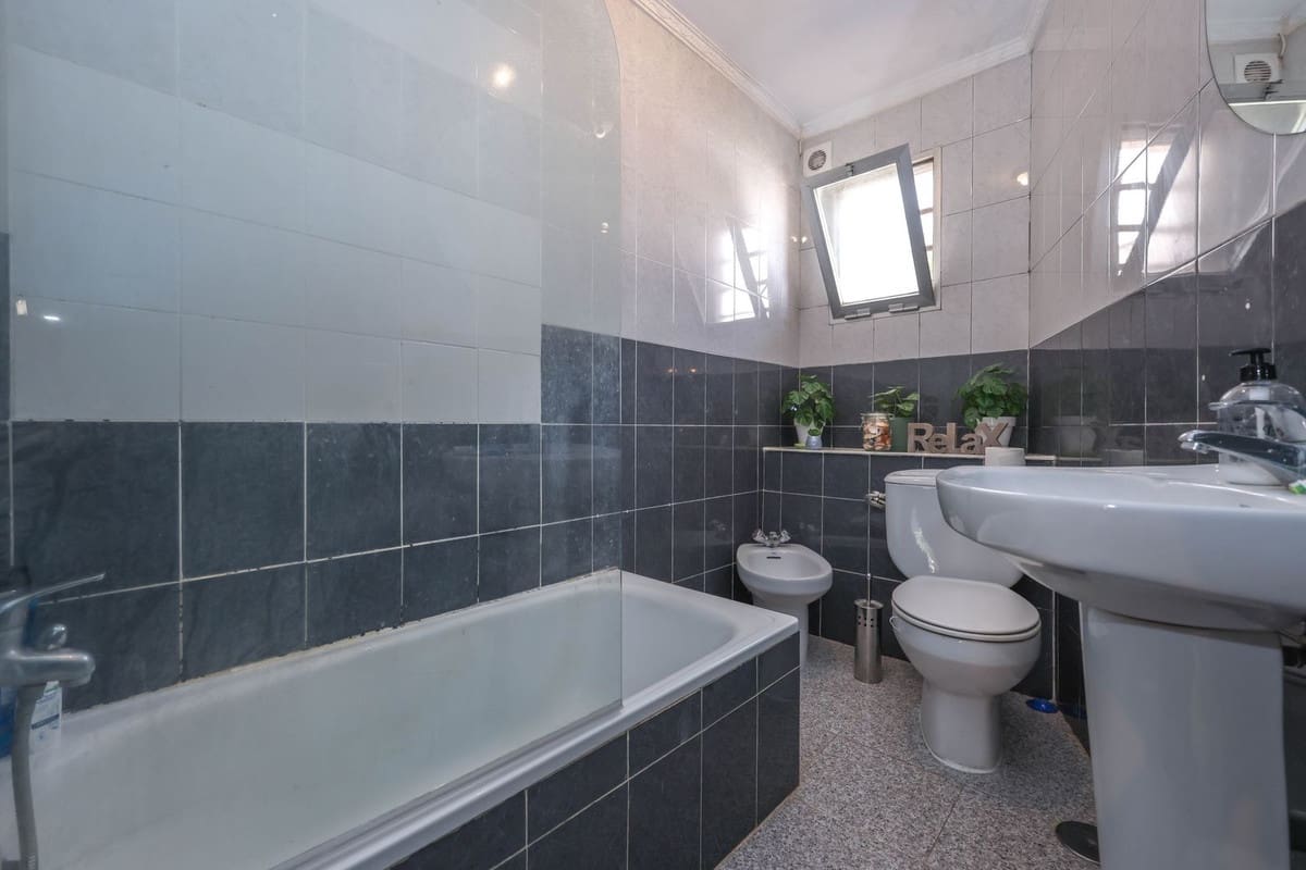 3 chambre Maison de Ville à vendre à Guaro - 170 000 € (Ref: 9850145)