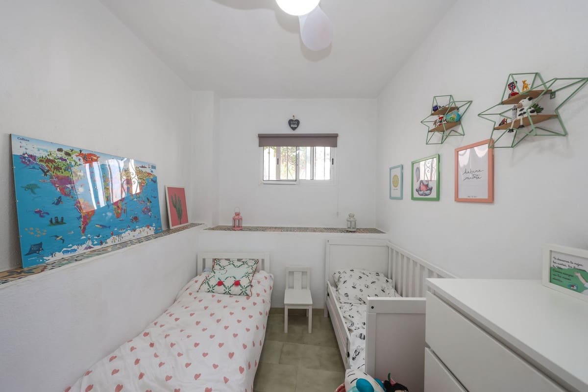3 chambre Maison de Ville à vendre à Guaro - 170 000 € (Ref: 9850145)