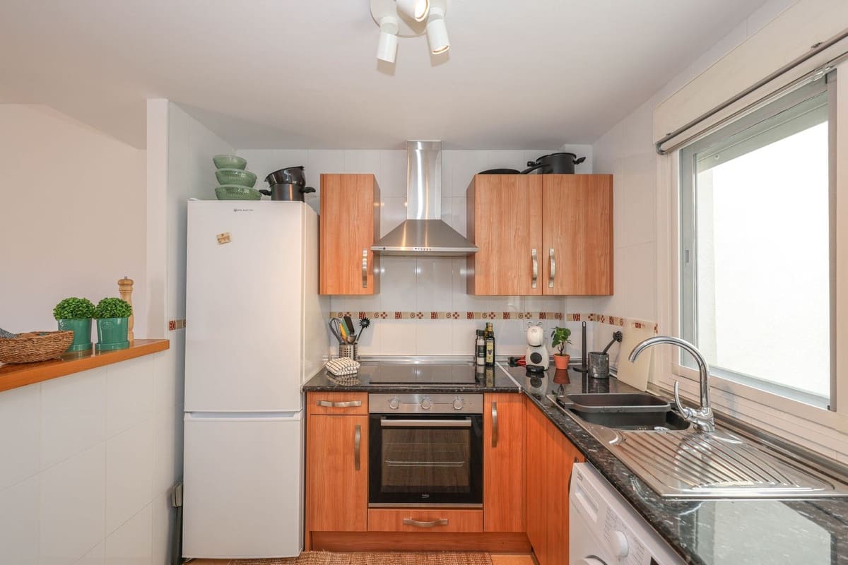2 soverom Leilighet til salgs i Alozaina med svømmebasseng garasje - € 124 900 (Ref: 9854524)