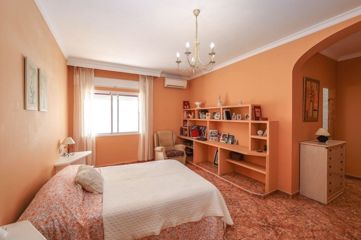 3 bedroom Villa for sale in Monda with pool - € 570,000 (Ref: 9863440)
