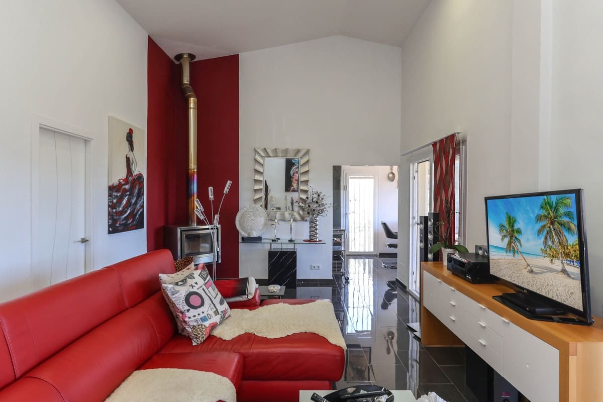 4 bedroom Villa for sale in Monda with pool garage - € 495,000 (Ref: 9867479)