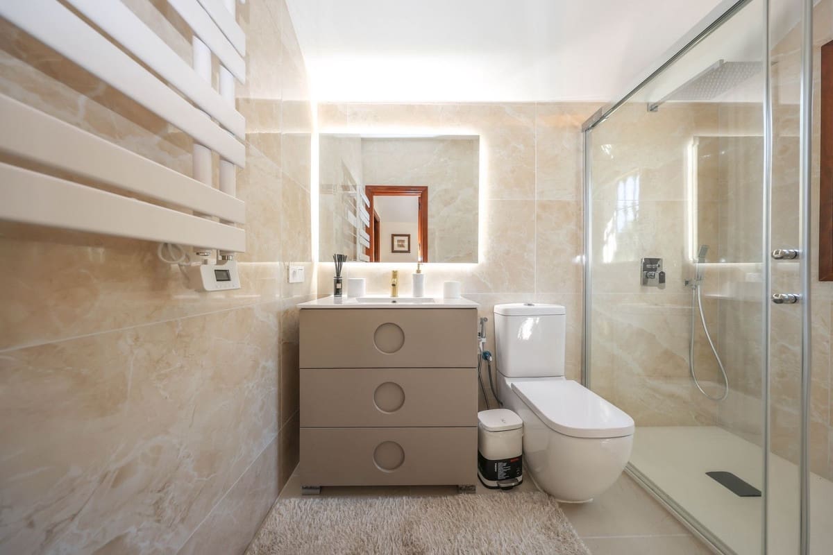 4 bedroom Villa for sale in Guaro with pool garage - € 2,075,000 (Ref: 9905091)