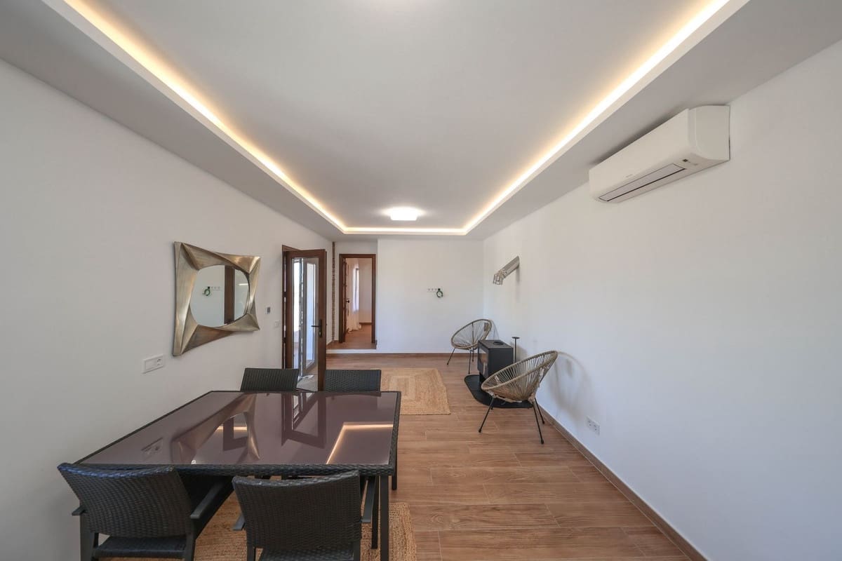 4 bedroom Villa for sale in Guaro with pool garage - € 2,075,000 (Ref: 9905091)