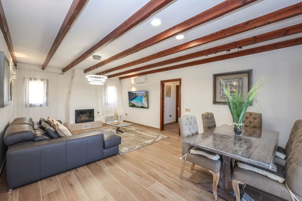 4 bedroom Villa for sale in Guaro with pool garage - € 2,075,000 (Ref: 9905091)