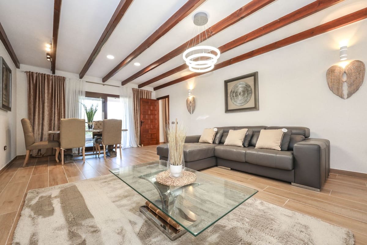 4 bedroom Villa for sale in Guaro with pool garage - € 2,075,000 (Ref: 9905091)