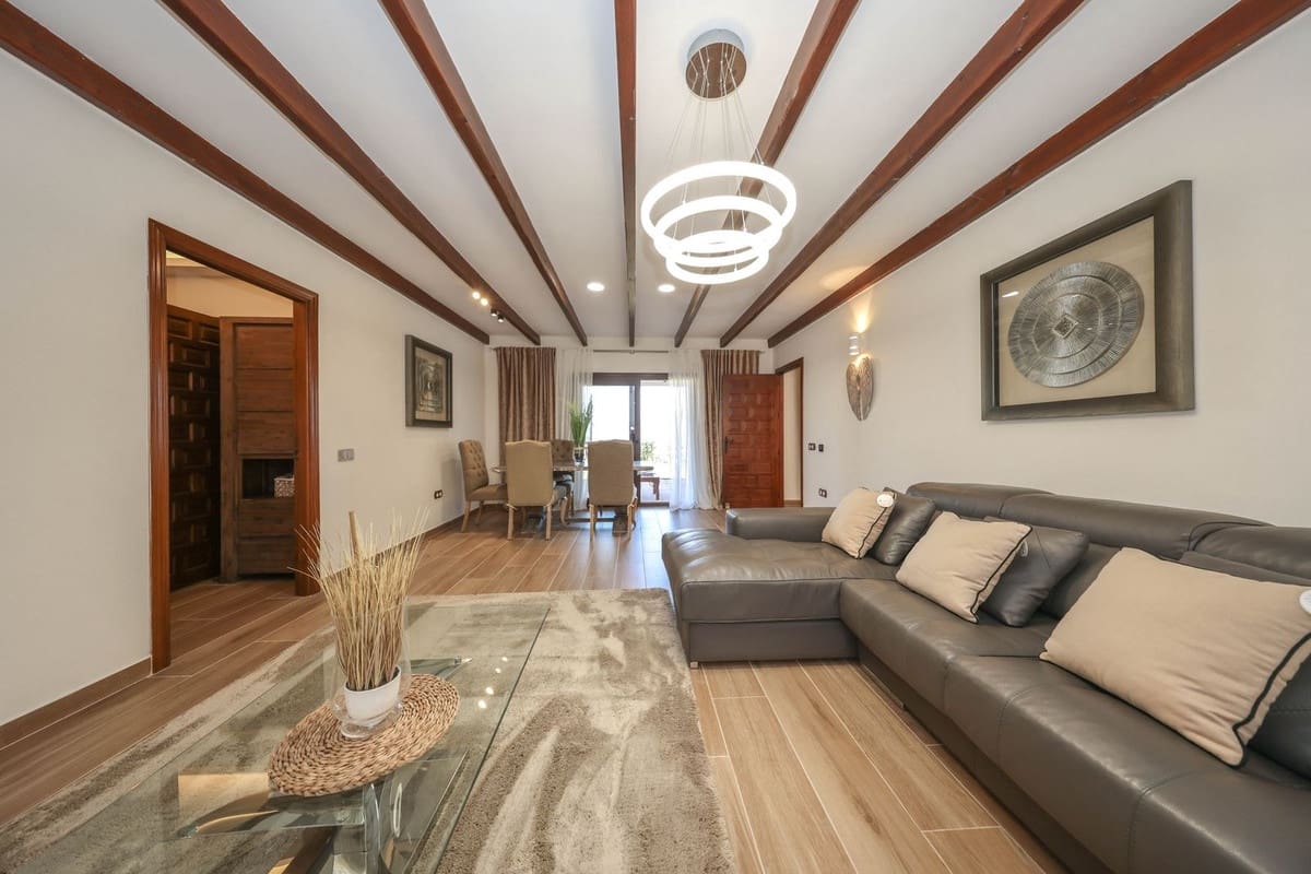 4 bedroom Villa for sale in Guaro with pool garage - € 2,075,000 (Ref: 9905091)