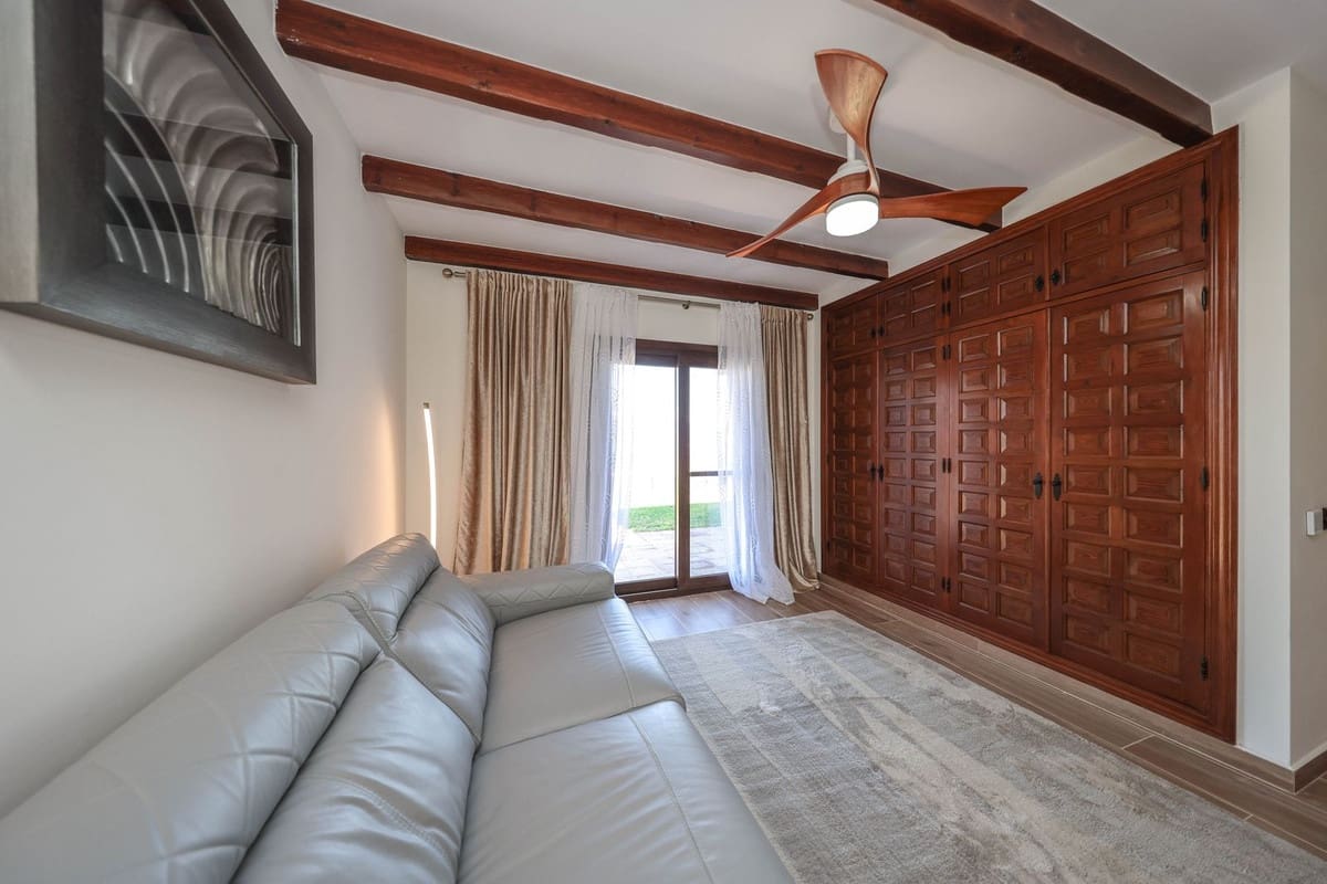 4 bedroom Villa for sale in Guaro with pool garage - € 2,075,000 (Ref: 9905091)