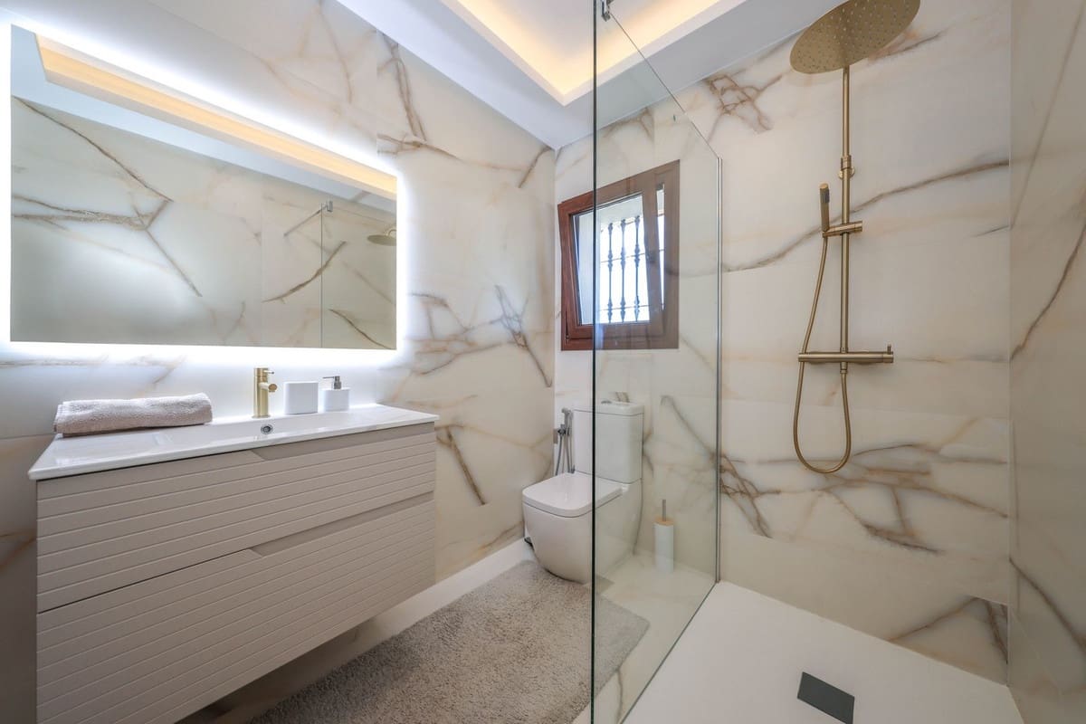 4 bedroom Villa for sale in Guaro with pool garage - € 2,075,000 (Ref: 9905091)