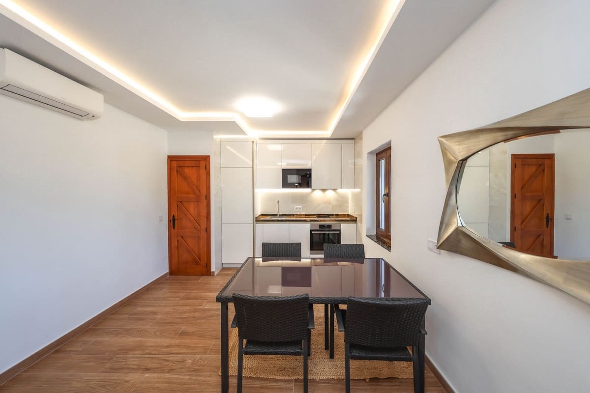 4 bedroom Villa for sale in Guaro with pool garage - € 2,075,000 (Ref: 9905091)