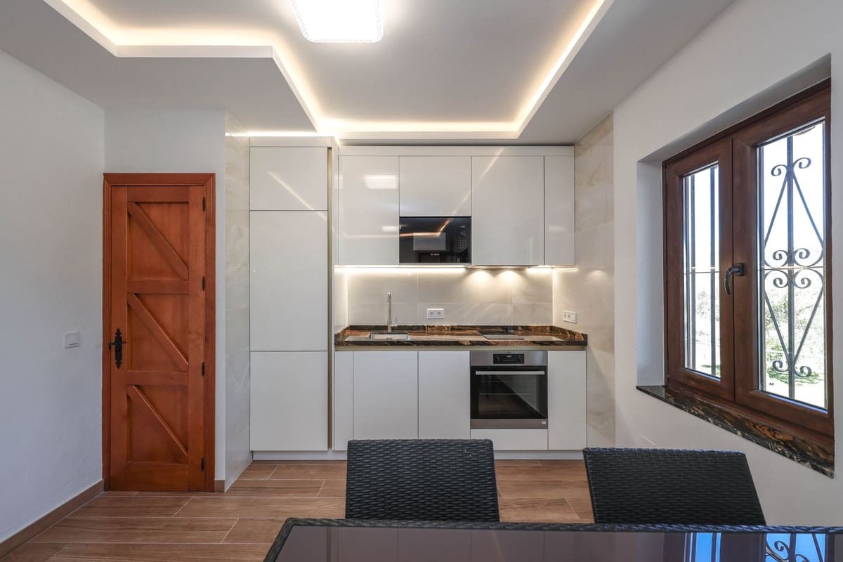 4 bedroom Villa for sale in Guaro with pool garage - € 2,075,000 (Ref: 9905091)