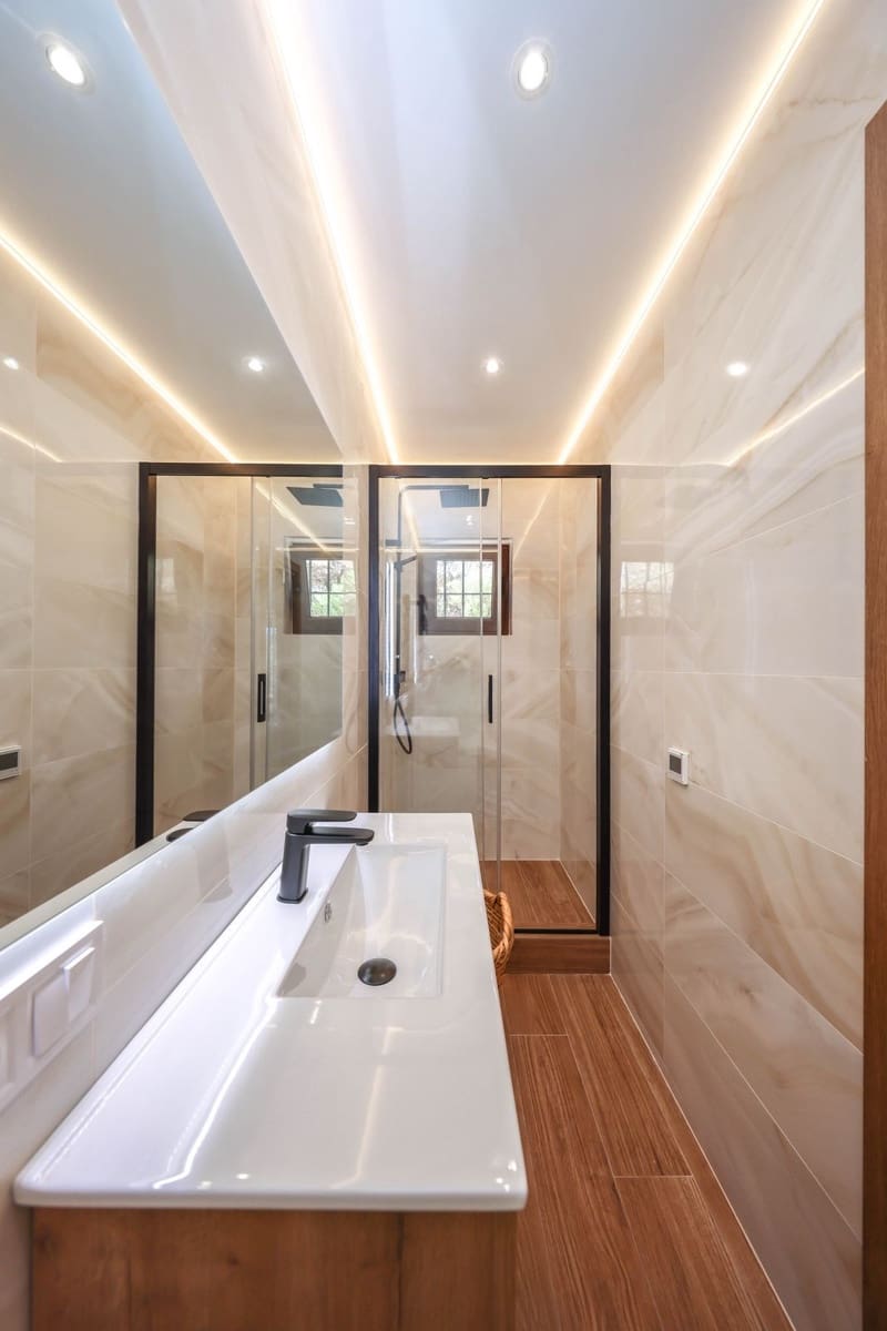 4 bedroom Villa for sale in Guaro with pool garage - € 2,075,000 (Ref: 9905091)