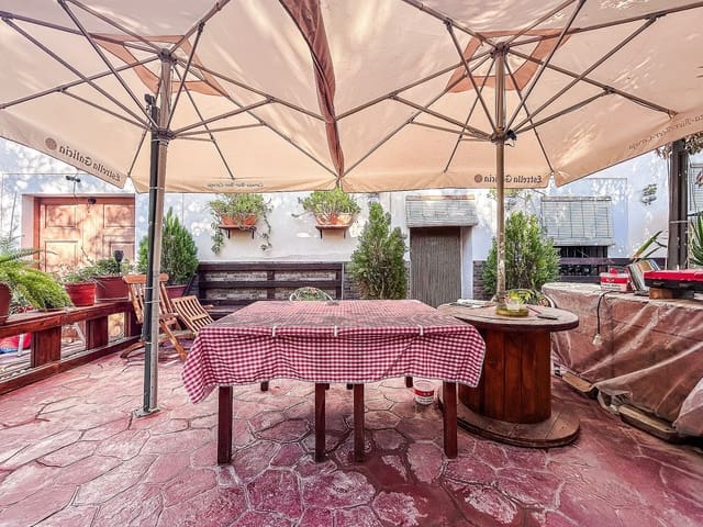 9 bedroom Semi-detached Villa for sale in Sax with garage - € 220,000 (Ref: 10006166)