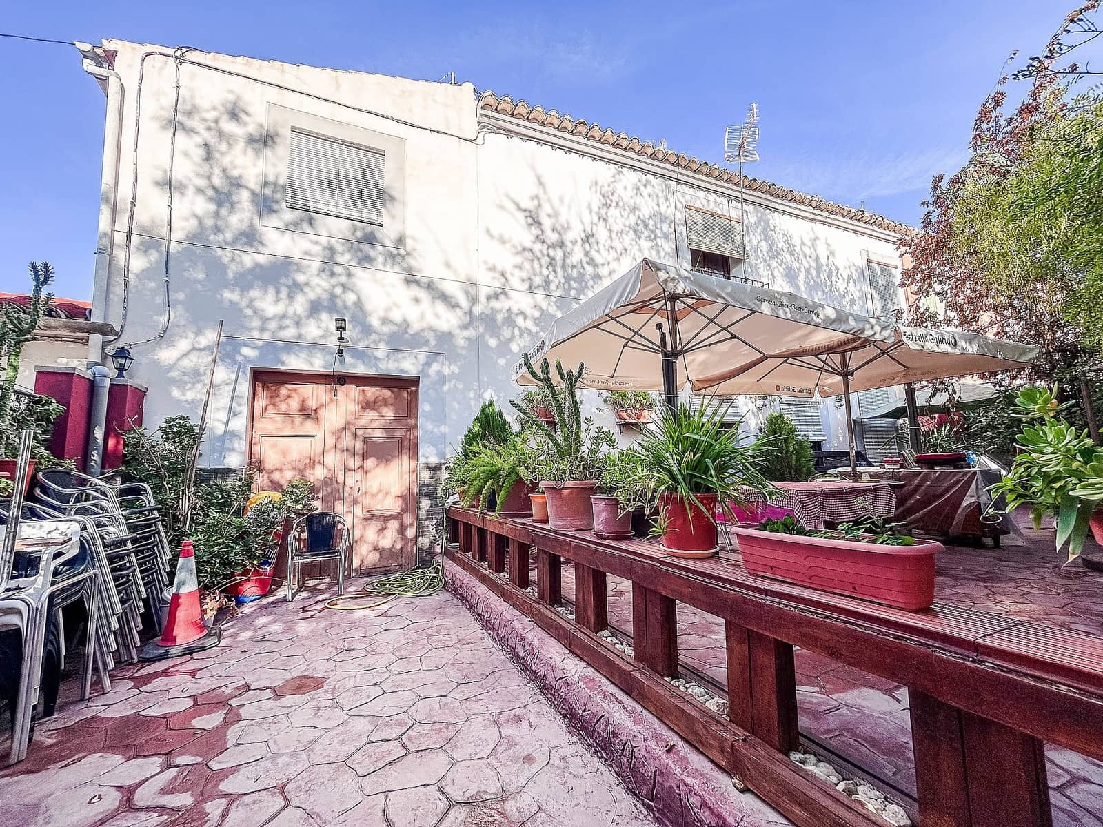 9 bedroom Semi-detached Villa for sale in Sax with garage - € 220,000 (Ref: 10006166)