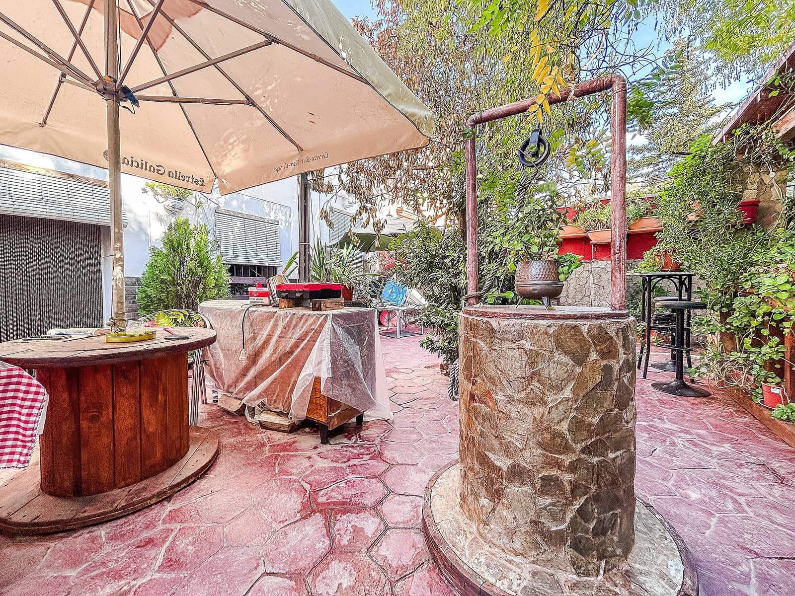 9 bedroom Semi-detached Villa for sale in Sax with garage - € 220,000 (Ref: 10006166)